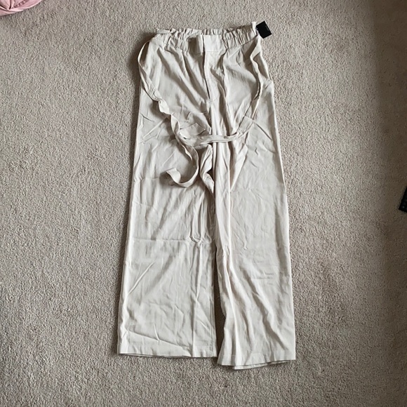 Forever 21 Pants - Off white brand new forever 21 pants size m NWT
